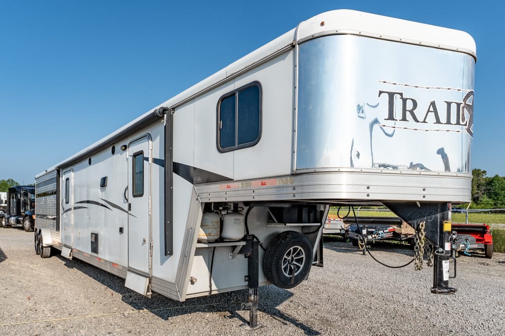 2018 BISON COACH TRAIL