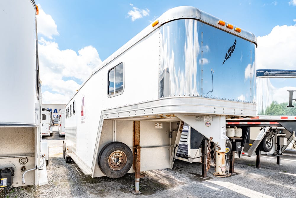 2009 FEATHERLITE 4H SLT