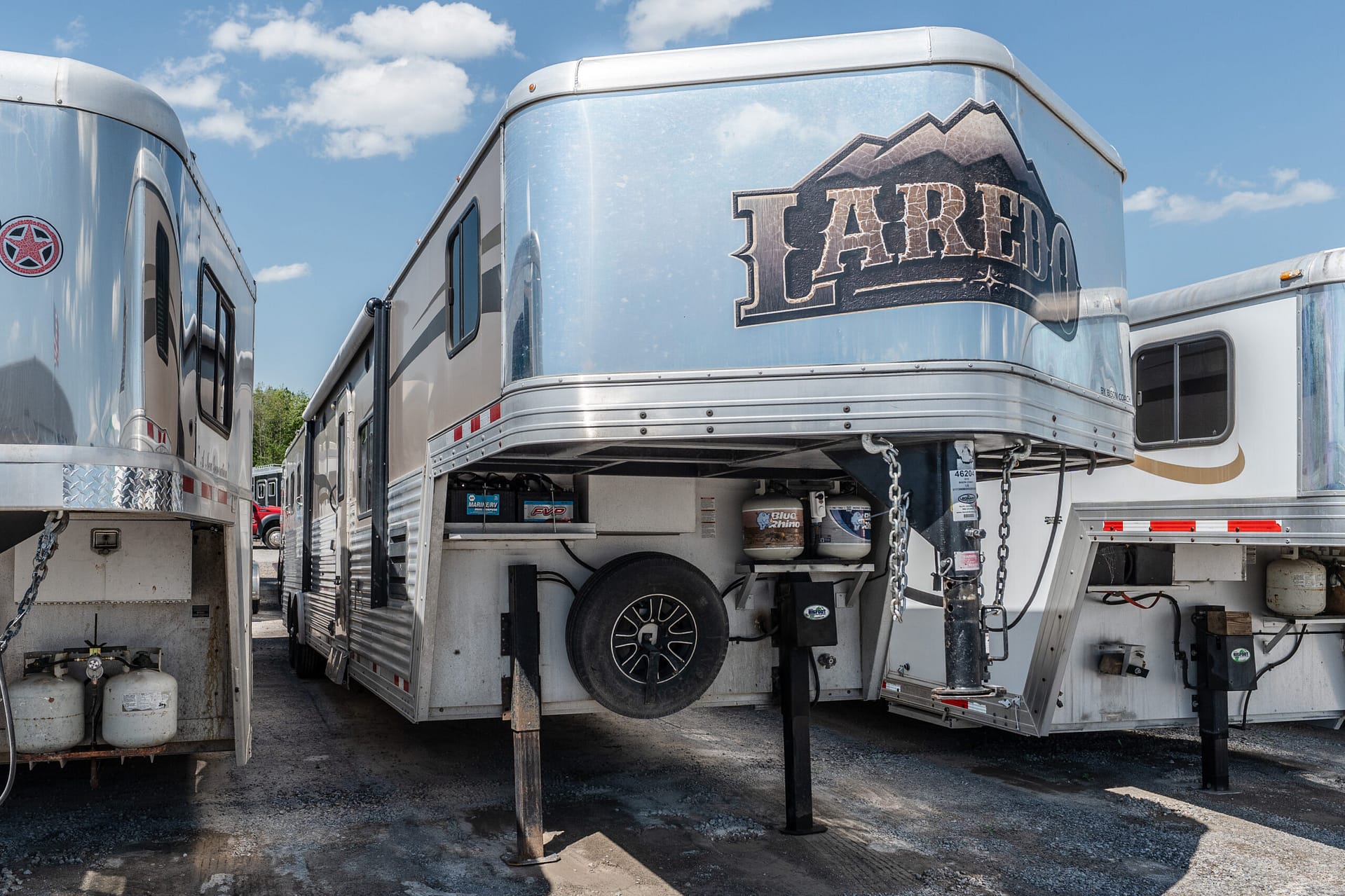 2016 BISON COACH 8415