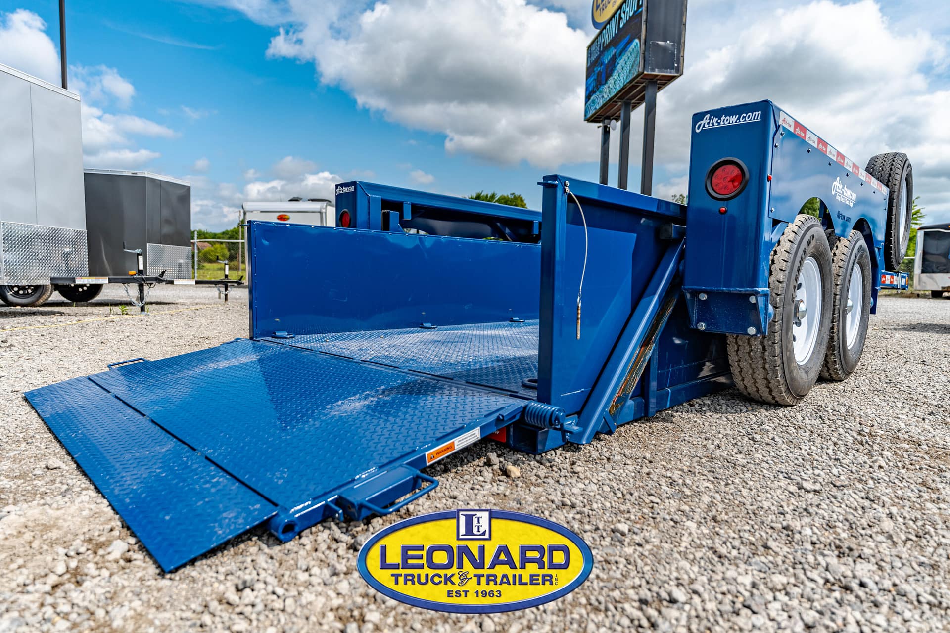 2024 New Air Tow DH-10 Dock Height Trailer – 41421