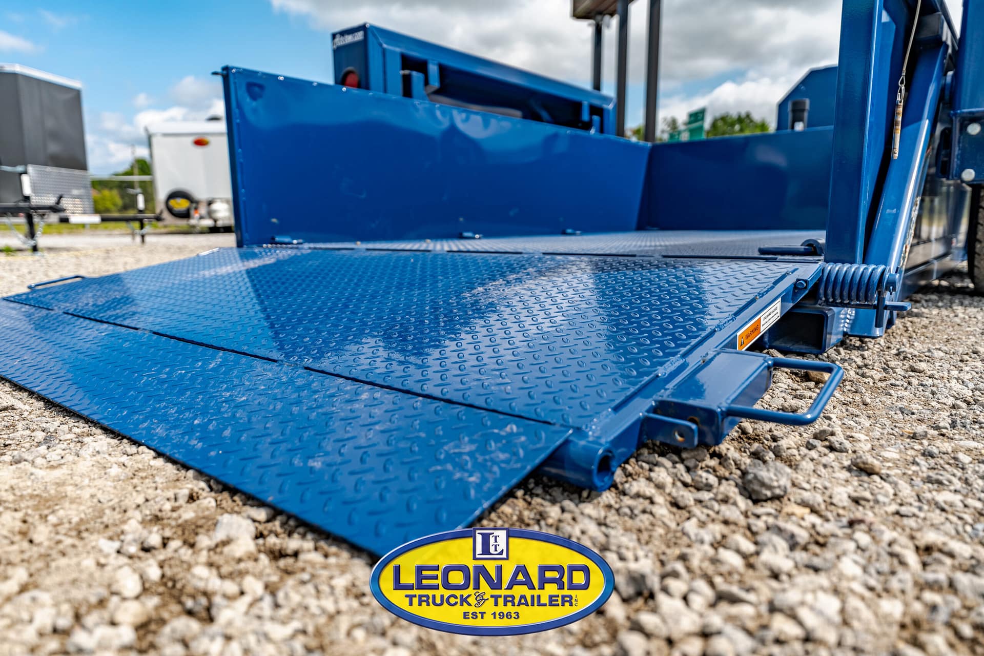 2024 New Air Tow DH-10 Dock Height Trailer – 41421