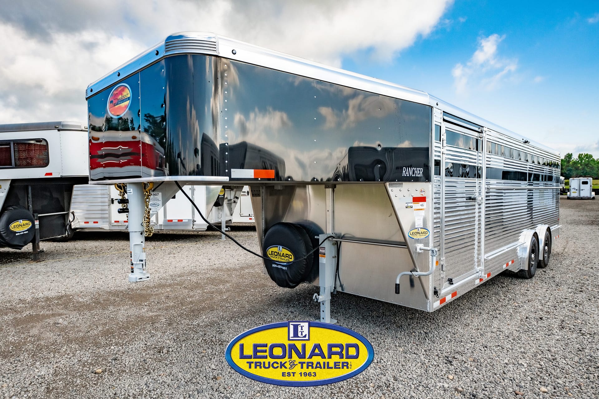 2024 NEW 24' SUNDOWNER RANCHER GOOSENECK STOCK TRAILER – 41907