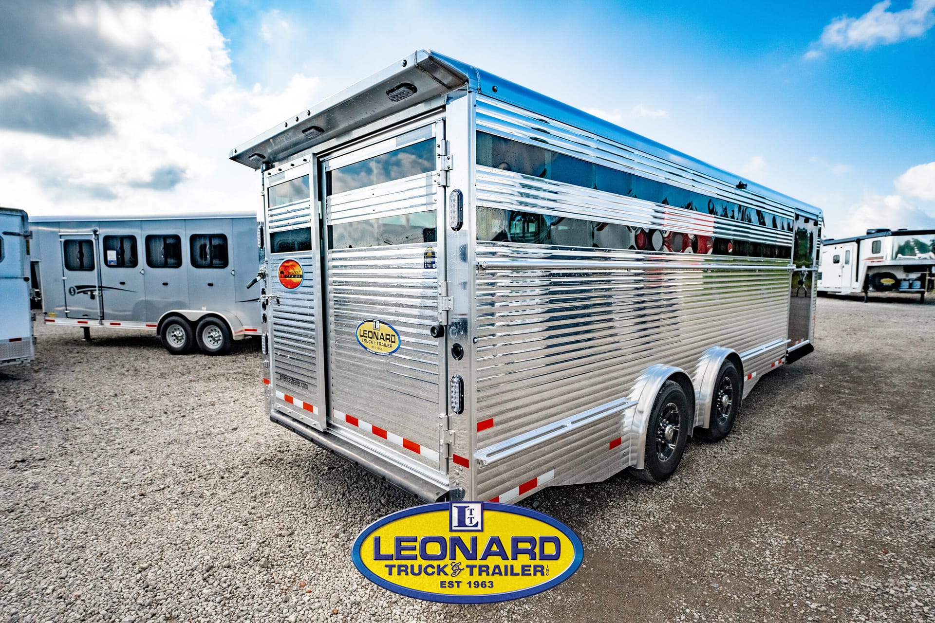 2024 NEW 24' SUNDOWNER RANCHER GOOSENECK STOCK TRAILER – 41907