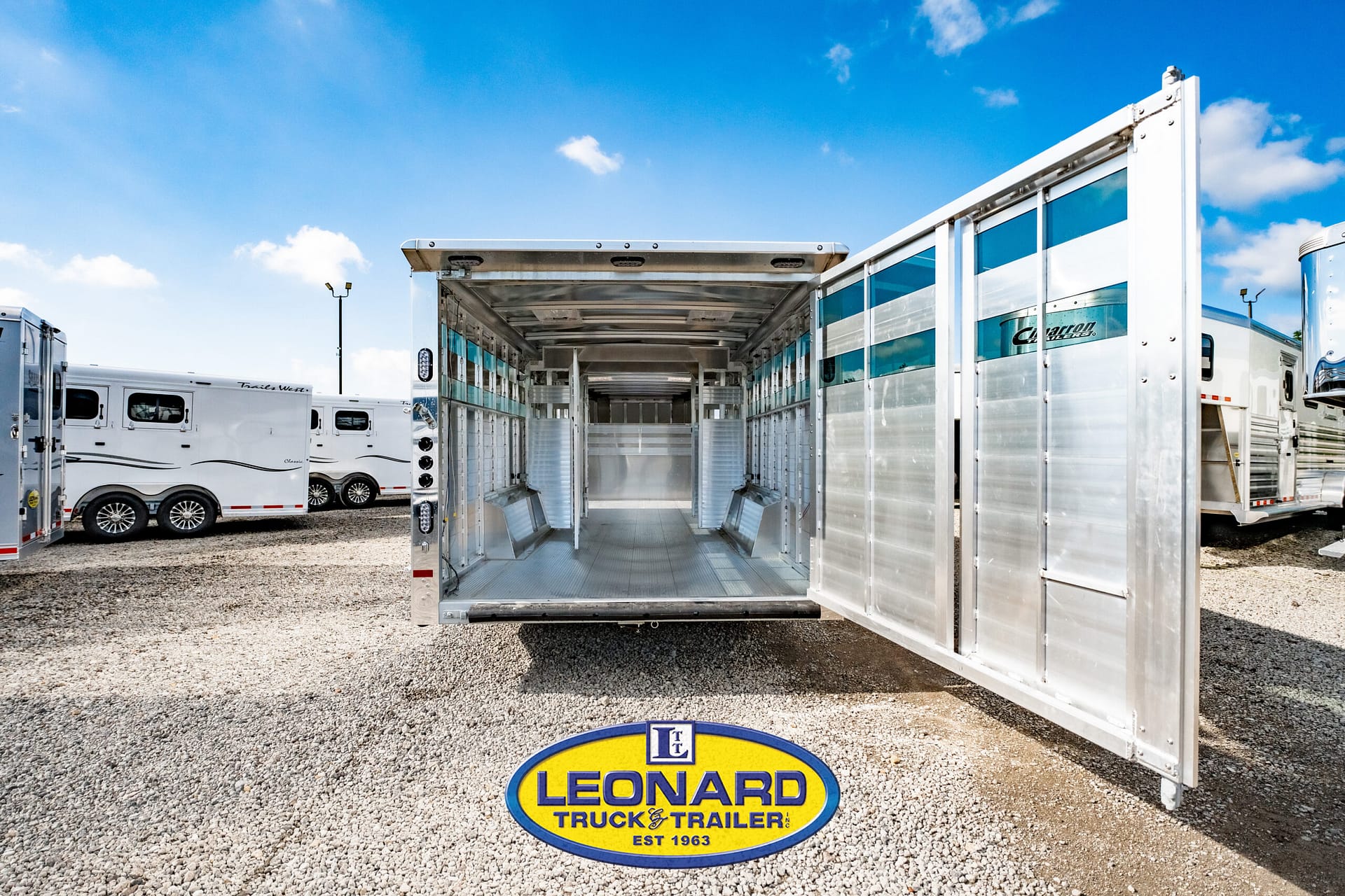 2024 NEW 24' SUNDOWNER RANCHER GOOSENECK STOCK TRAILER – 41907
