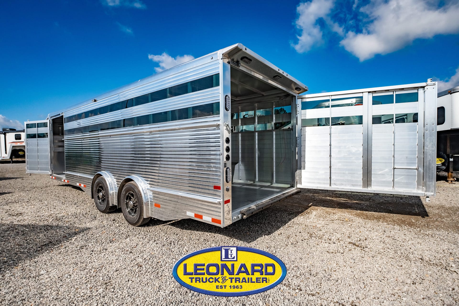 2024 NEW 24' SUNDOWNER RANCHER GOOSENECK STOCK TRAILER – 41907