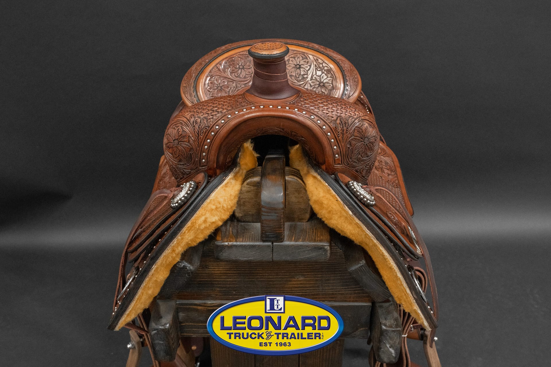 Bob's Custom Saddles – 42876