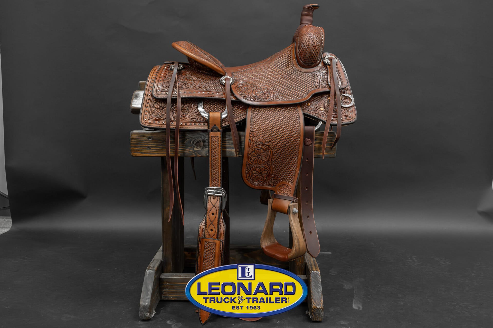 Bob's Custom Saddles – 42876