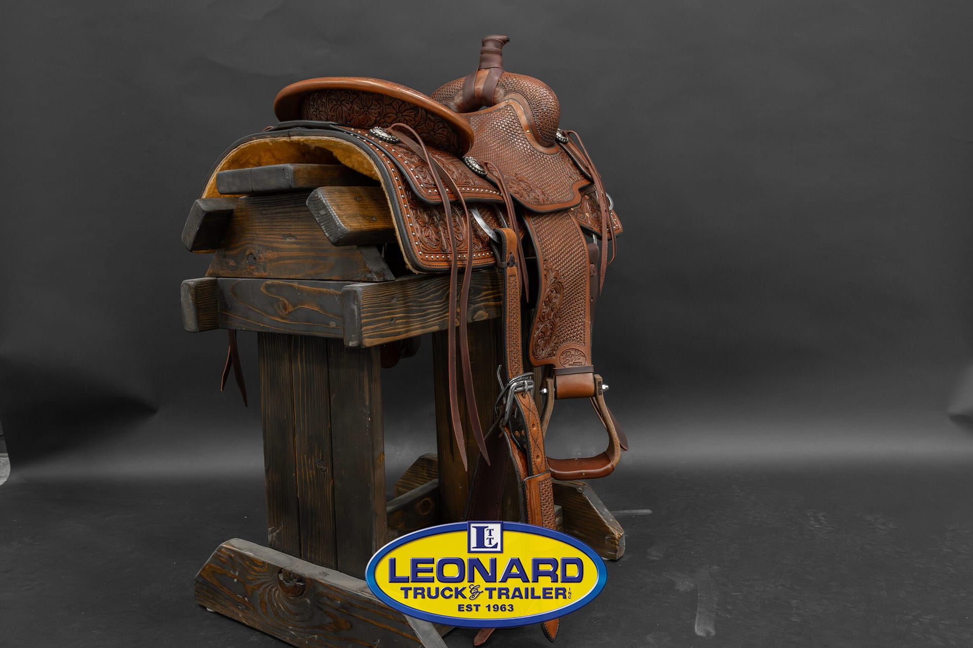 Bob's Custom Saddles – 42876