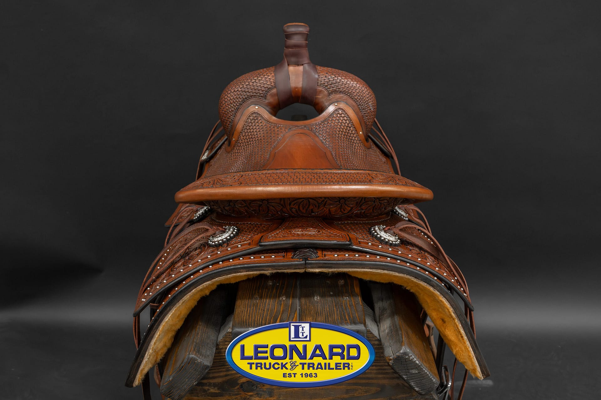 Bob's Custom Saddles – 42876