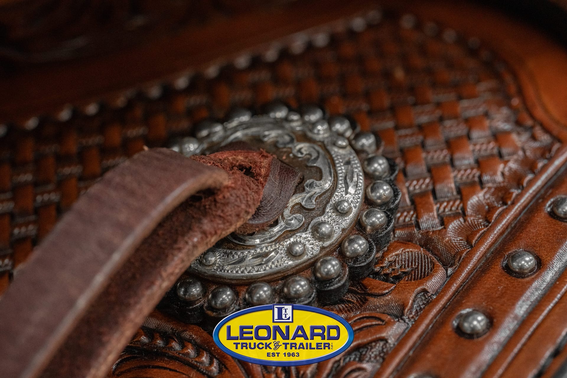 Bob's Custom Saddles – 42876