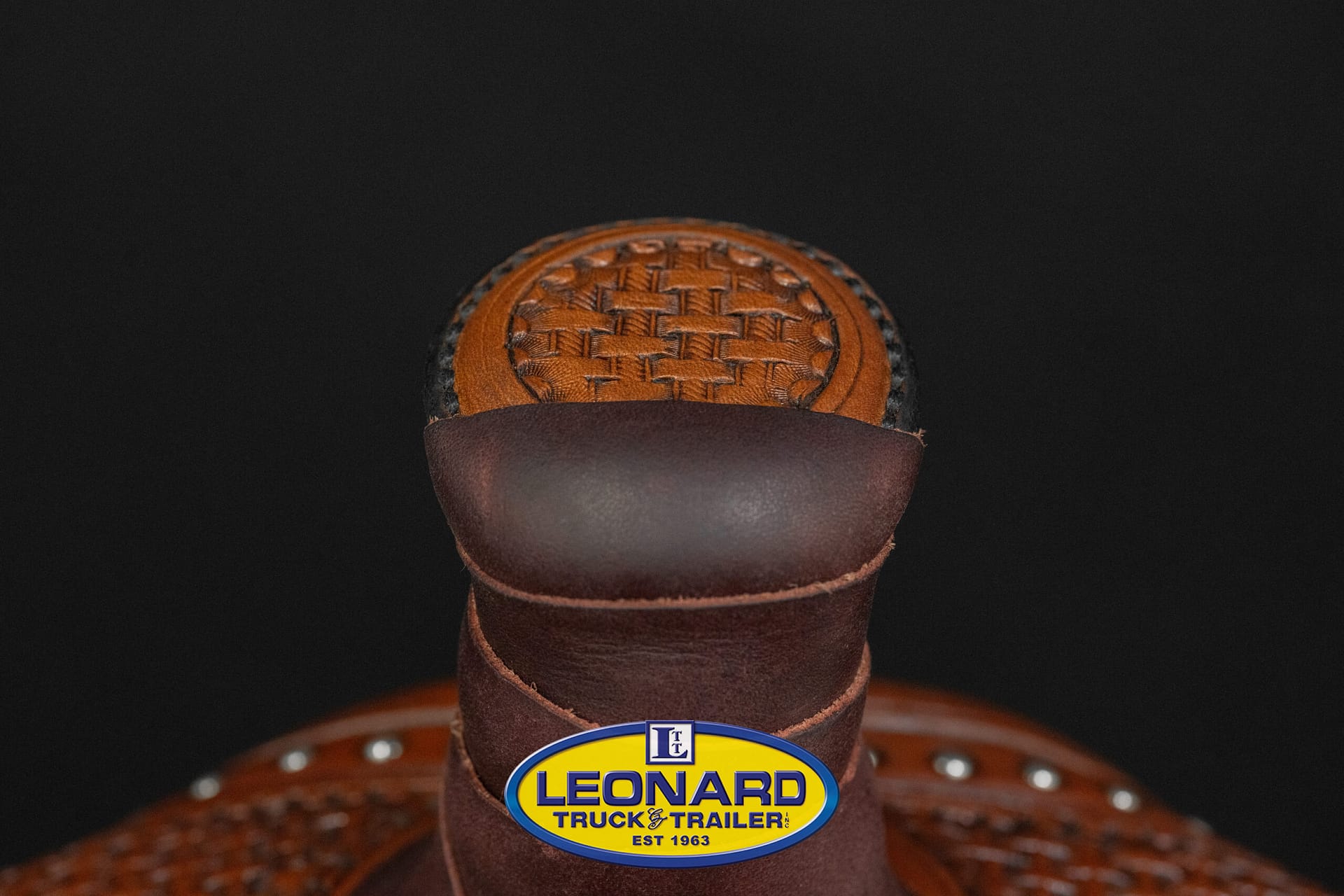 Bob's Custom Saddles – 42876