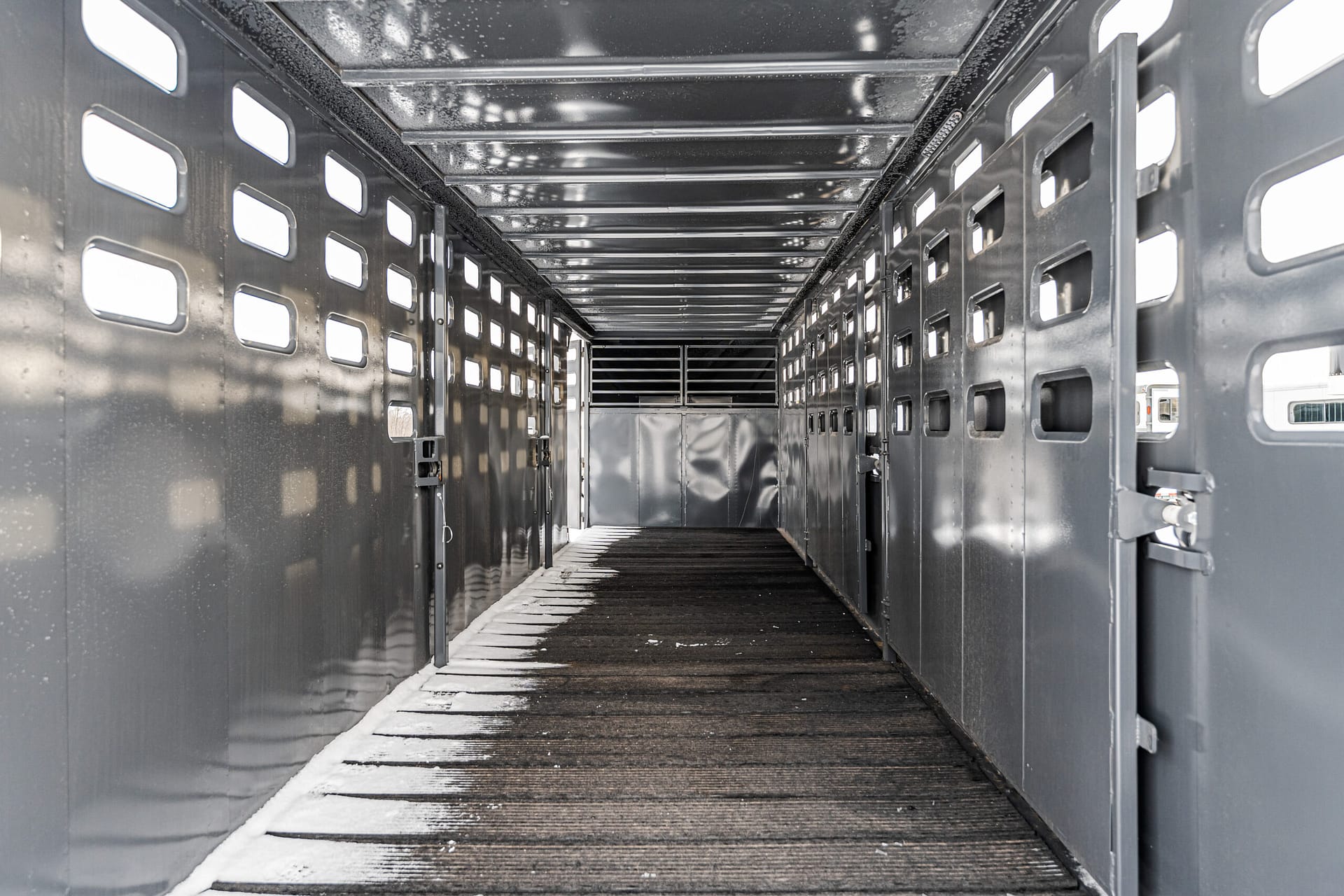 New 2025 RawMaxx EagleX Model EXT2480GN14K Gooseneck Stock Trailer – 43151