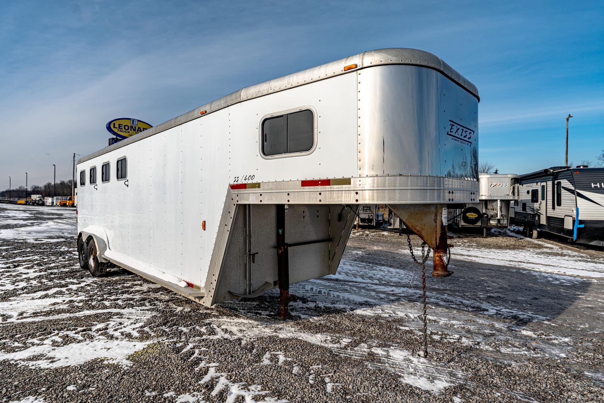 HORSE.Ⅱ2様リクエスト出品 外枠 2003 EXISS TRAILERS SS400 Horse Trailer (SOLD) – Leonard Truck and