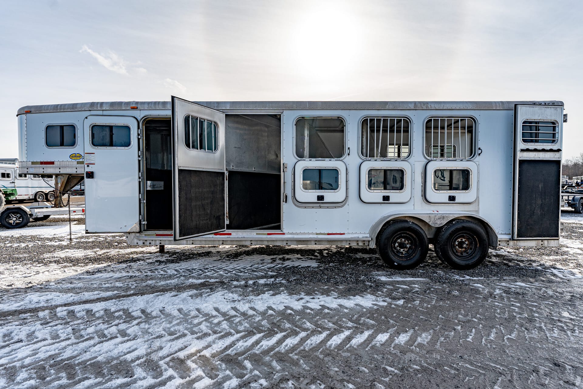 2003 EXISS TRAILERS SS400 Horse Trailer (SOLD) – Leonard Truck and