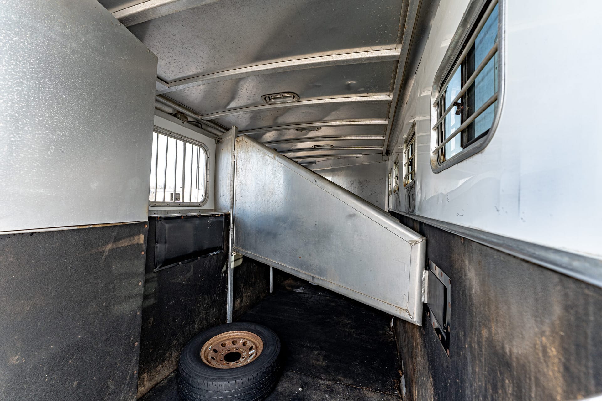 2003 EXISS TRAILERS SS400 Horse Trailer (SOLD) – Leonard Truck and