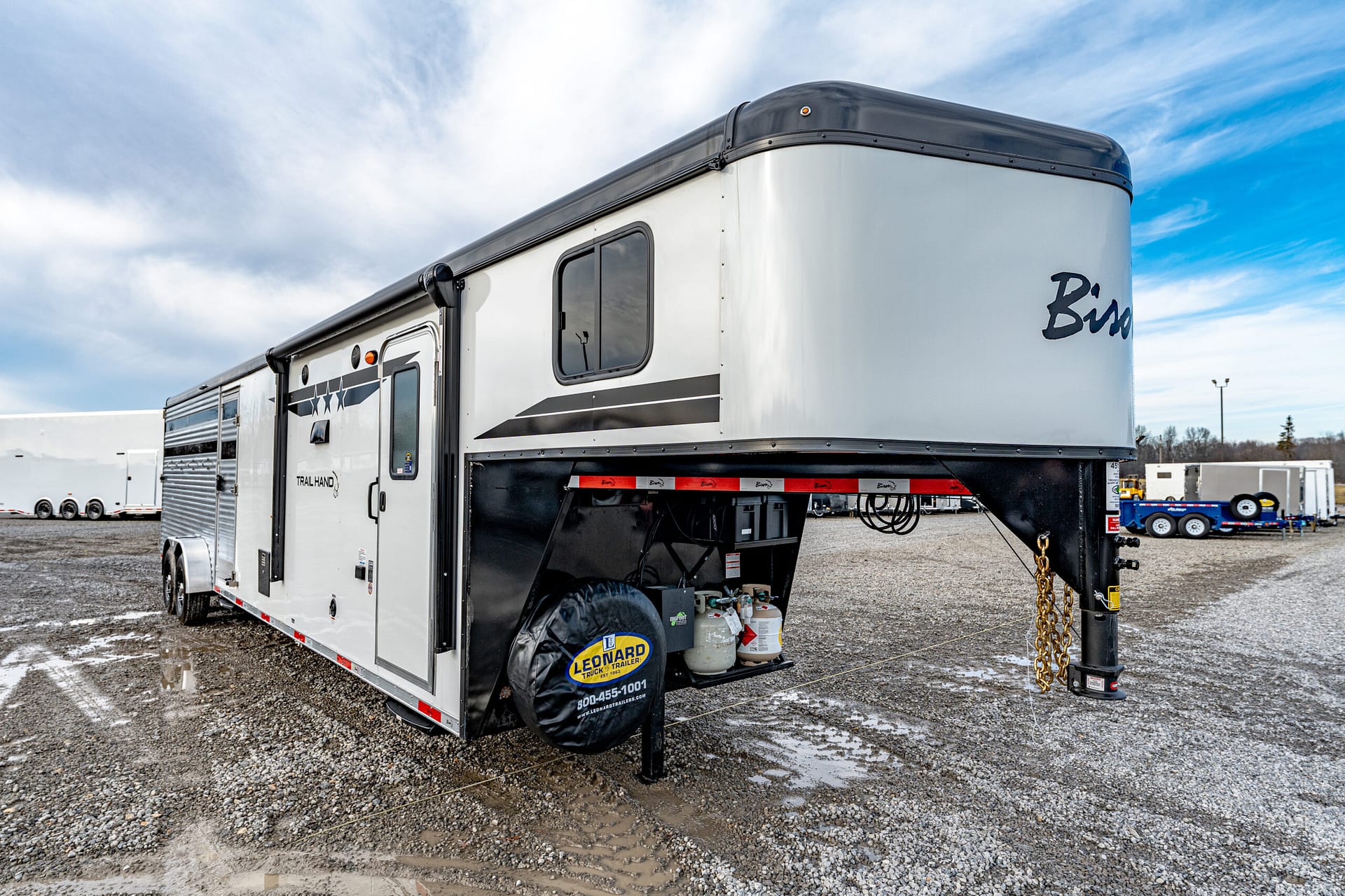 2026 BISON COACH TH71016 Livestock Trailer (SOLD) – Leonard Truck