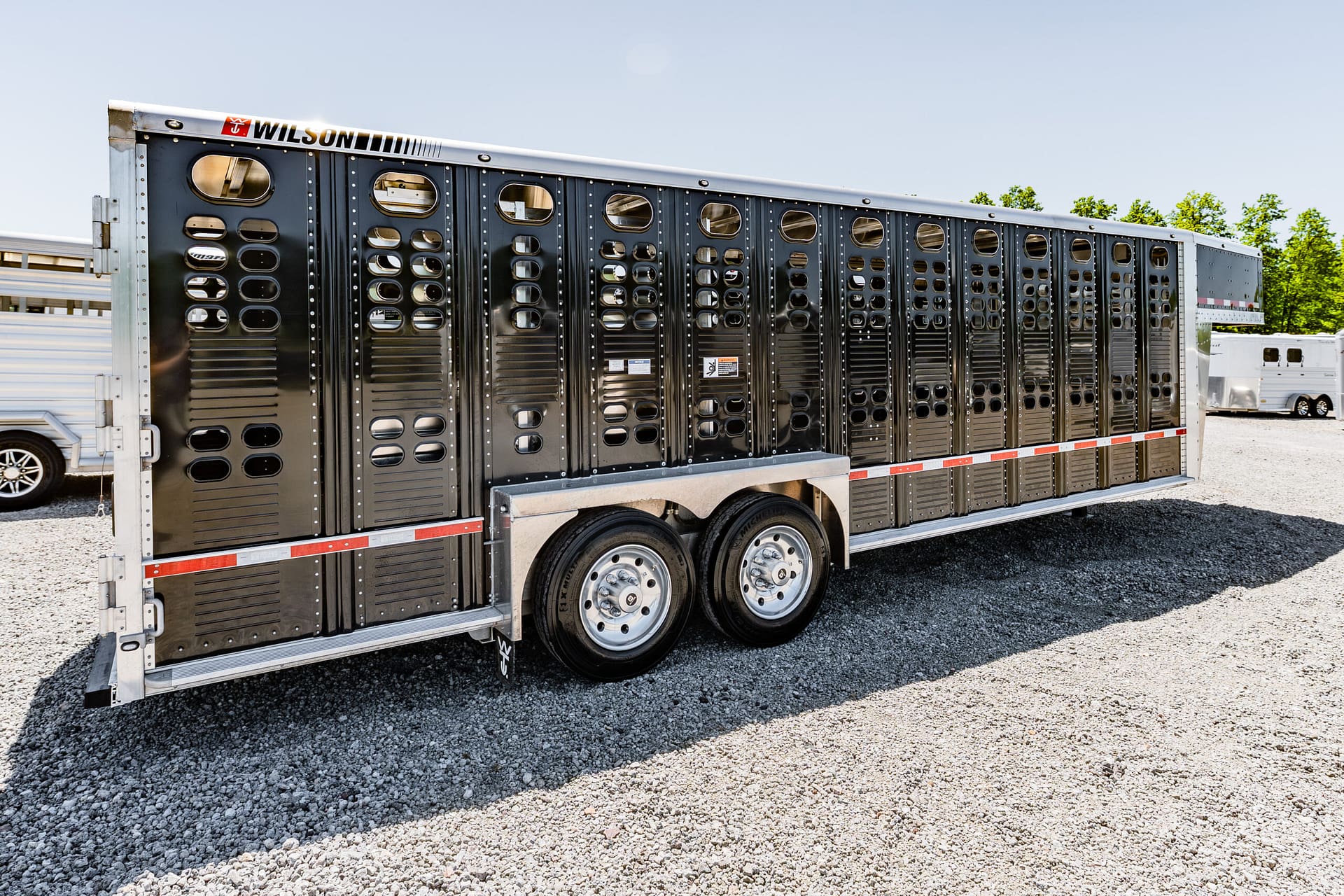 TURNPIKE LIVESTOCK TRAILER MAMMOTH ブリキ 2027 WILSON PSGN-5724 Livestock Trailer For Sale – Leonard Truck