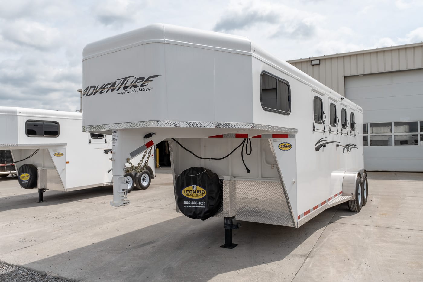 2026 TRAILS WEST AD40MXGN Horse Trailer For Sale – Leonard Truck