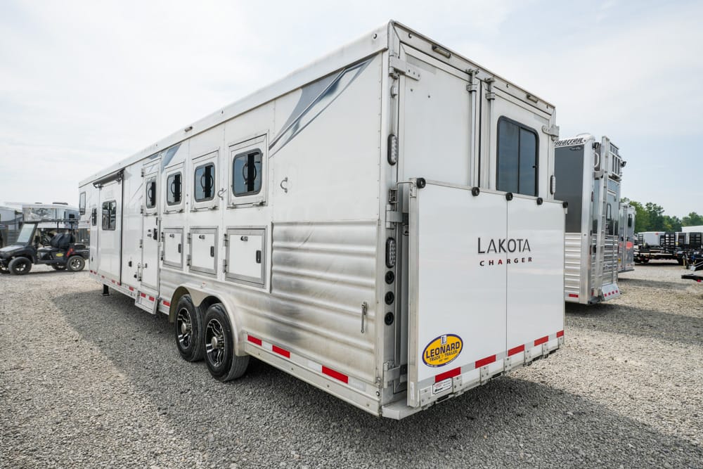 2023 LAKOTA photo 5